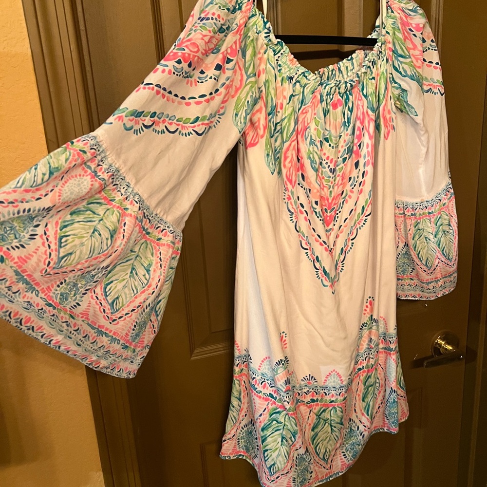 Lilly Pulitzer Off the shoulder dress with Floral pattern
